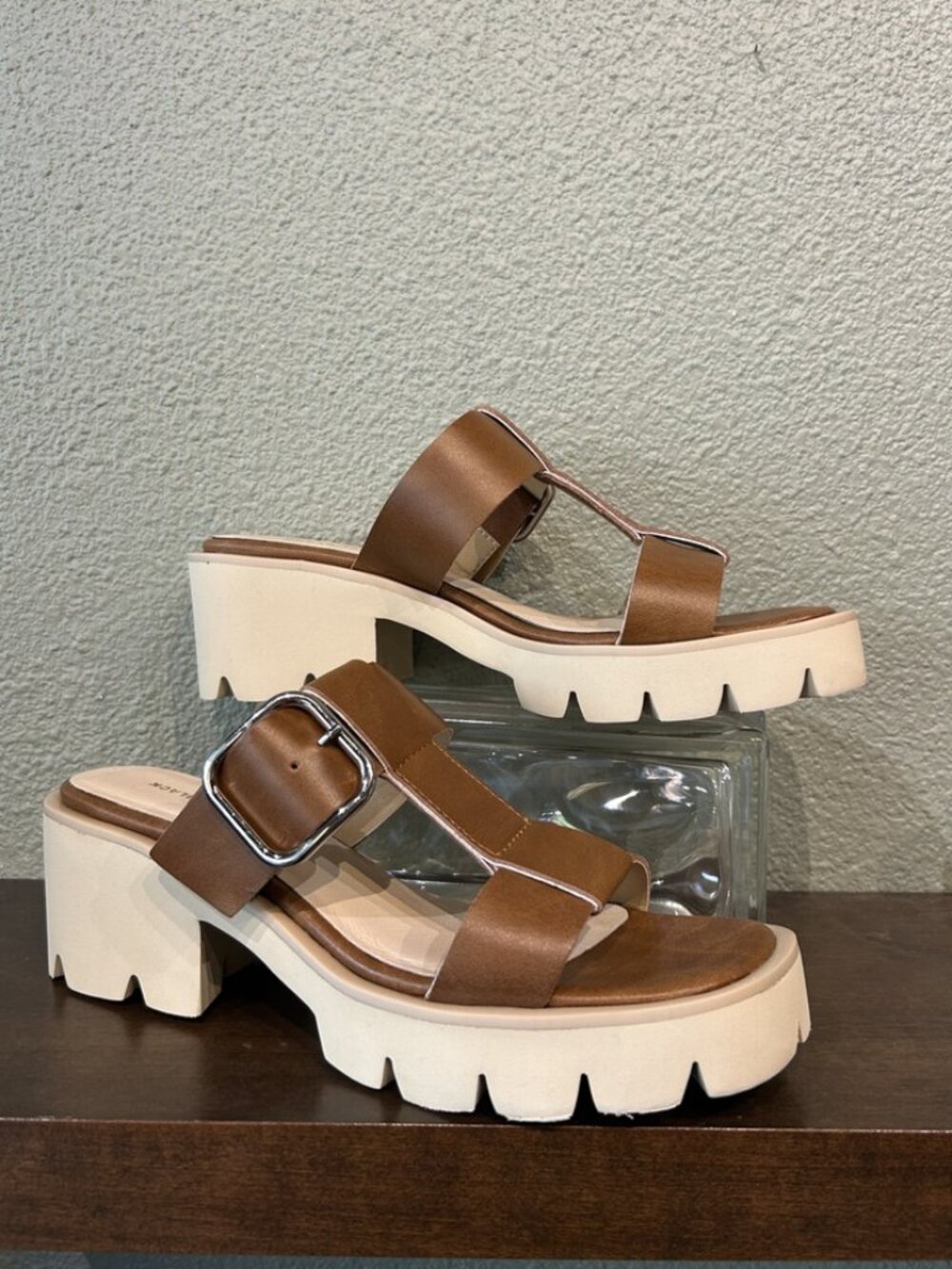 All Black Buckle Lugg Mule Brown
